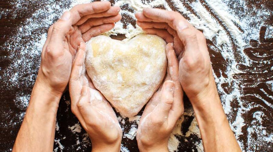 Cosa regalare al partner a San Valentino: 3 idee originali per sorprendere davvero