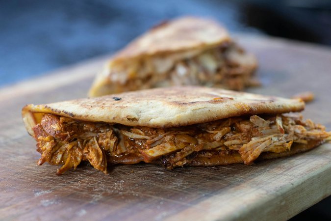 Arepas colombiane tradizionali con formaggio