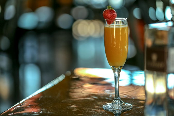 French 75 cocktail francese con champagne