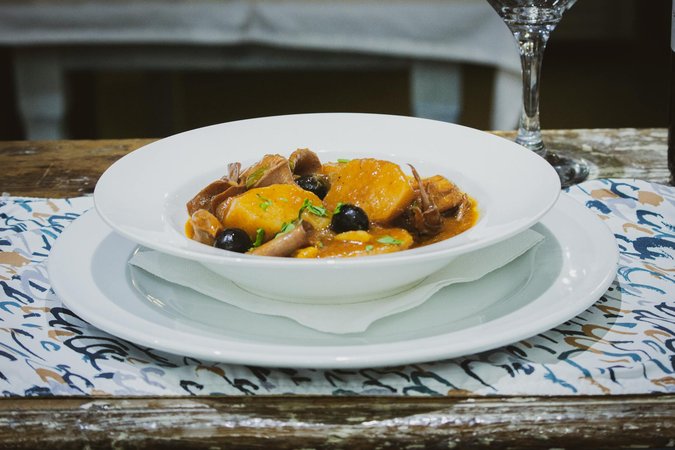 Irish stew irlandese tradizionale con agnello, patate e verdure