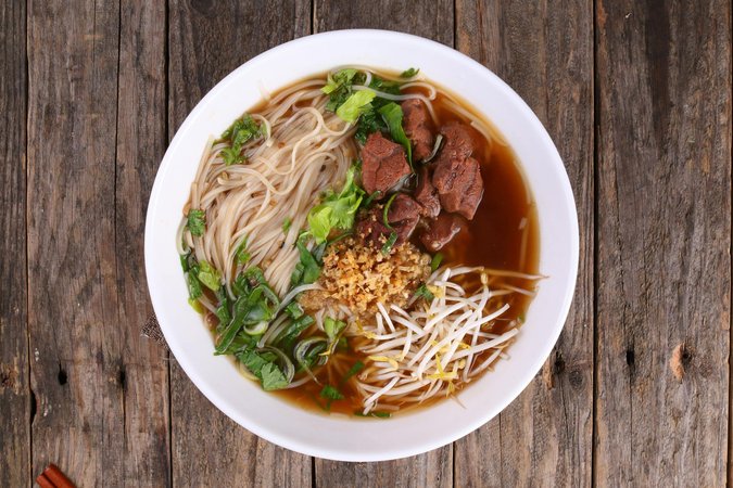 Pho vietnamita zuppa di noodles con manzo