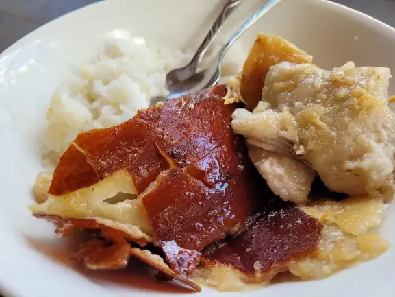Lechon maiale arrosto filippino tradizionale